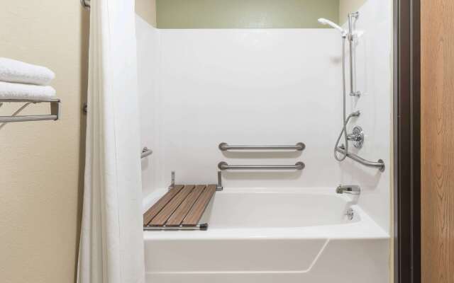 Super 8 by Wyndham Greenville