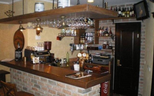 Conviva Hotel