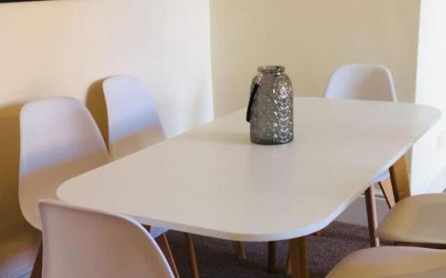 Spacious Apartment in the Heart of St Leonards