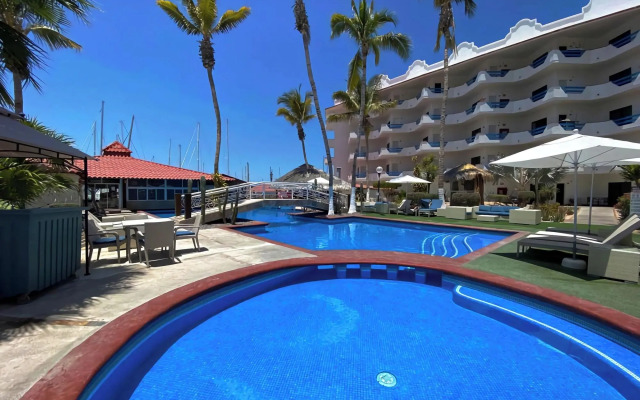 The Westmarine Waterfront Hotel