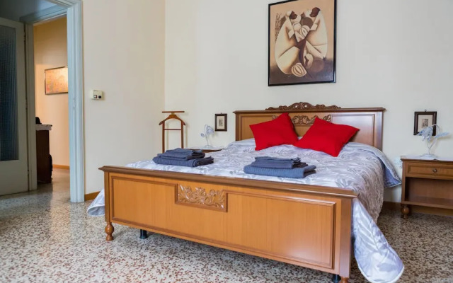 A pochi passi dal centro e dall'Ospedale di Parma