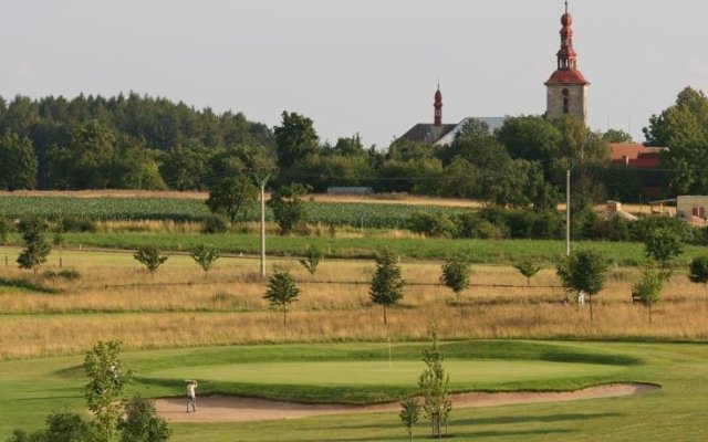 Nová Amerika Country Club