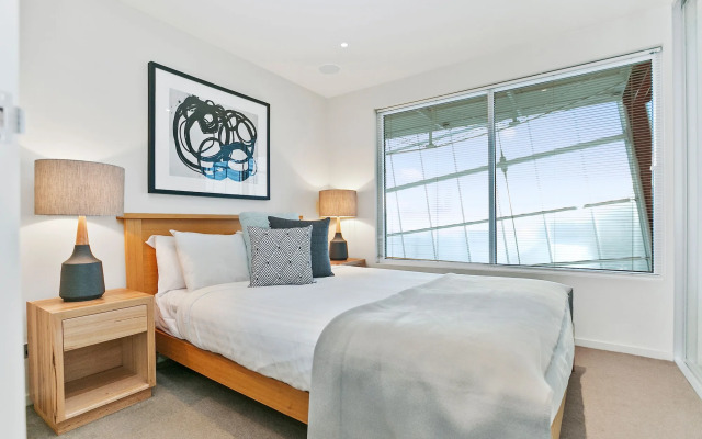 Sullivans Cove Apartments