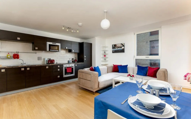 Bright Comfy 2 bed in trendy Dalston