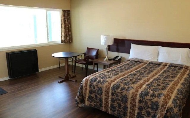 Country Squire Motor Inn
