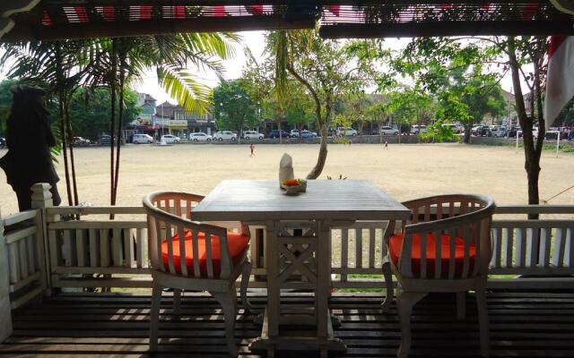 Wahyu Bungalow And Restaurant