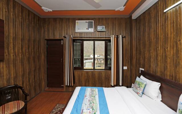 OYO Rooms 083 Near Laxman Jhoola