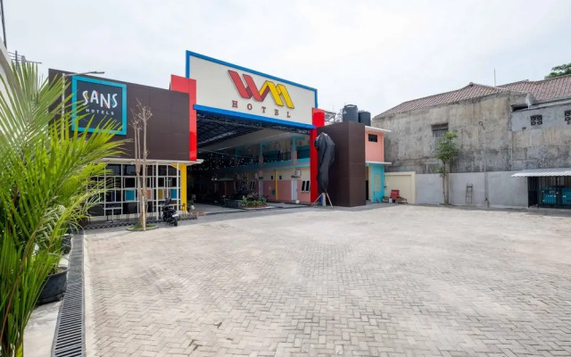 Sans WM Hotel Blitar