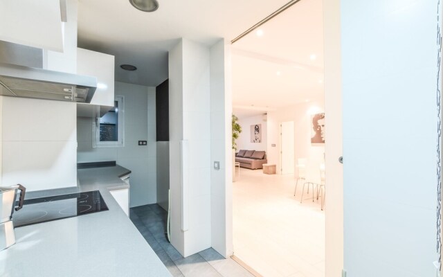 Room to Rent Bernabeu Spacious Apartment