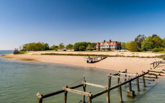 Manor House / 10-bed Home on Osea Island, Essex