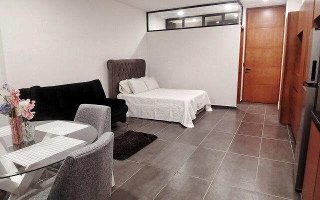 Moderno loft, a 1/2 cuadra de malecón, con alberca.