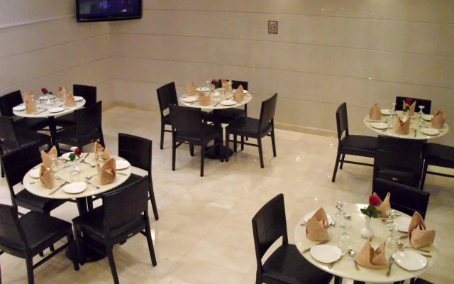 Сlick Square Hotel