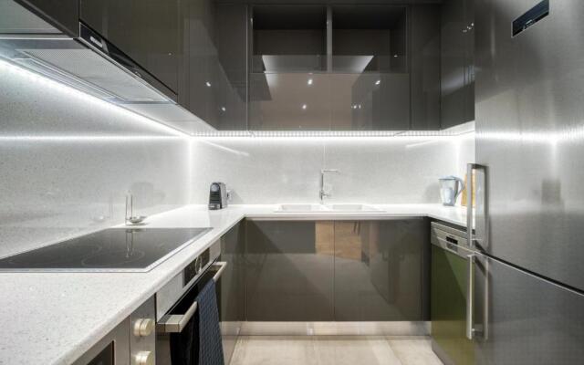 Stunning Central 170m2 3 Bedroom 3 Bathroom, Sleeps 10 Guests