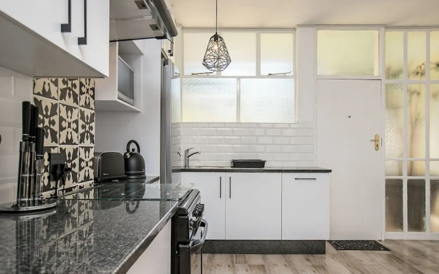 116 Illovo Mews Studio