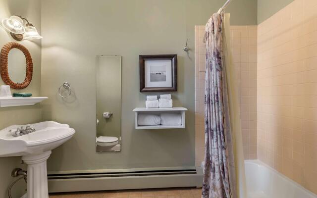 Essex Street Inn & Suites, Ascend Hotel Collection