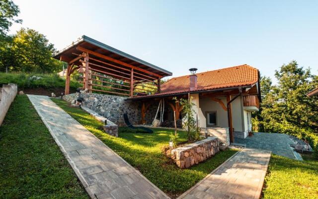 Vineyard cottage Na hribu