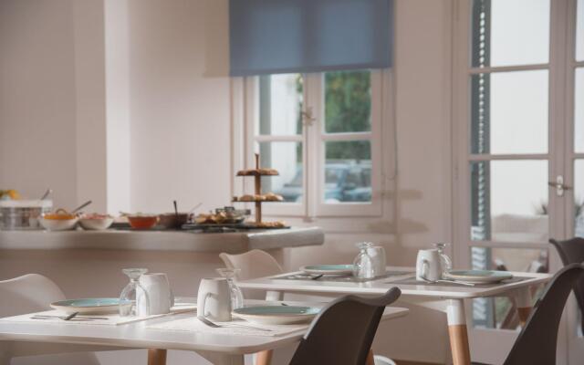 Milos Hotel