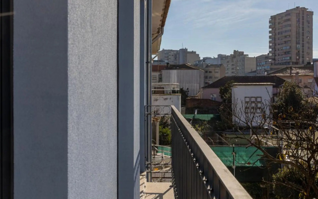 Alvaro's Charming Loft by MP