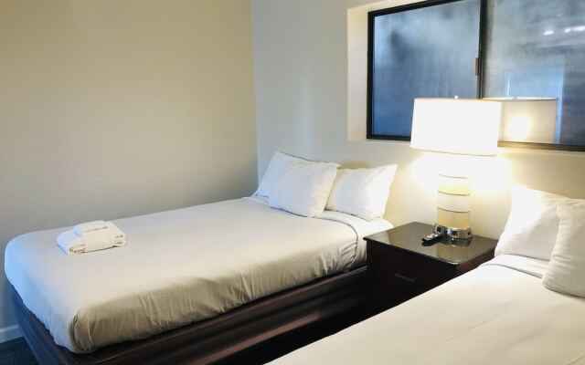 Moonlight Beach Motel