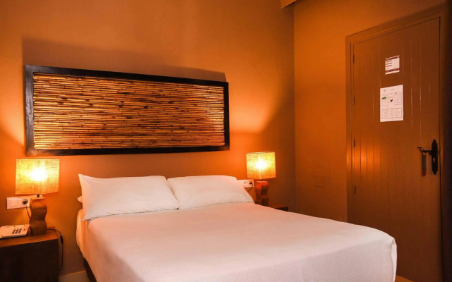 Chillout Hotel Tres Mares