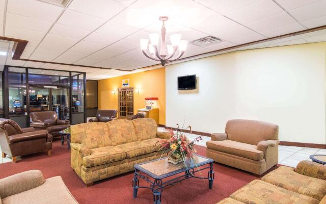 Days Inn by Wyndham Altus