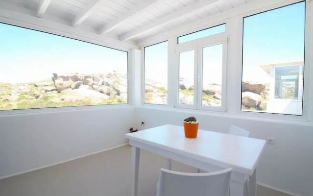 Sea & Stone Residence