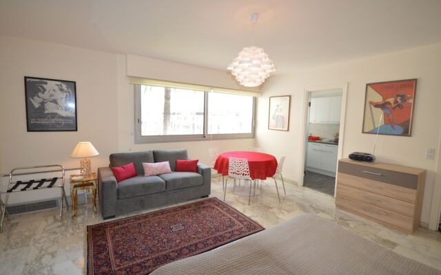 President luxurious studio center Cannes