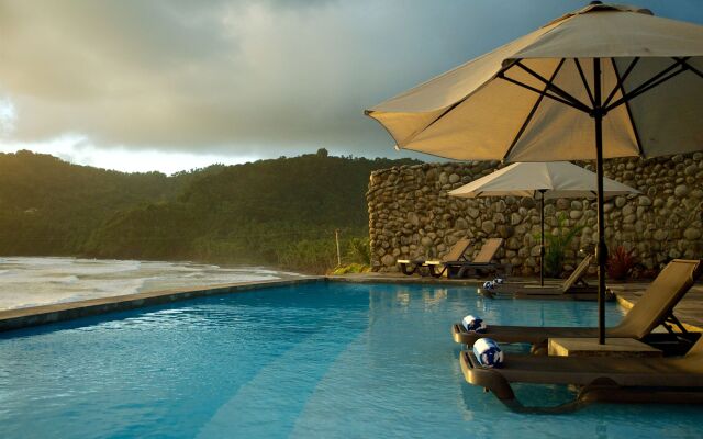 Pagua Bay House Oceanfront Cabanas