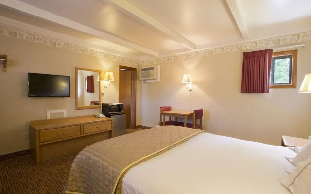 Glenwood Springs Cedar Lodge