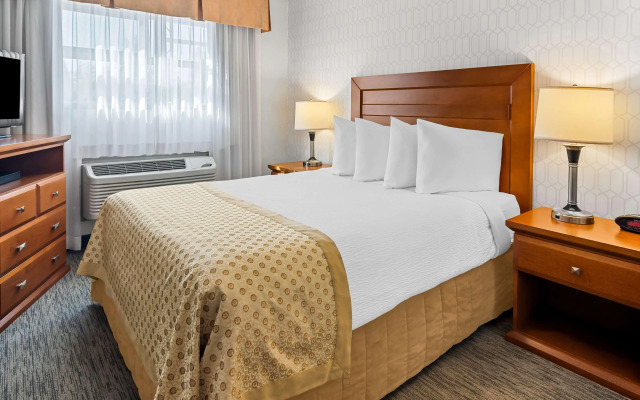 Best Western Plus Langley Inn