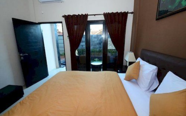 Griya Mesesari Premium Guest House – Guest Rooms – Kuta
