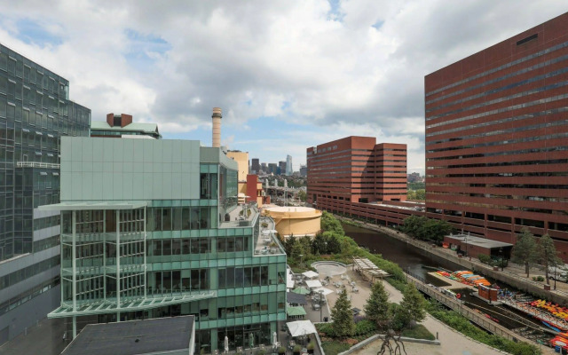 Global Luxury Suites at Kendall East