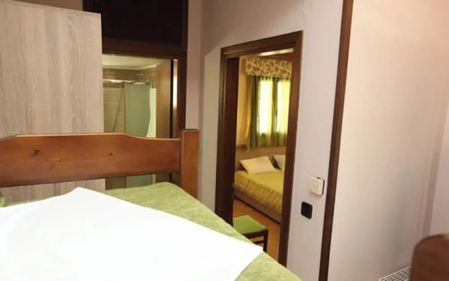 Ariadni Hotel Bungalows