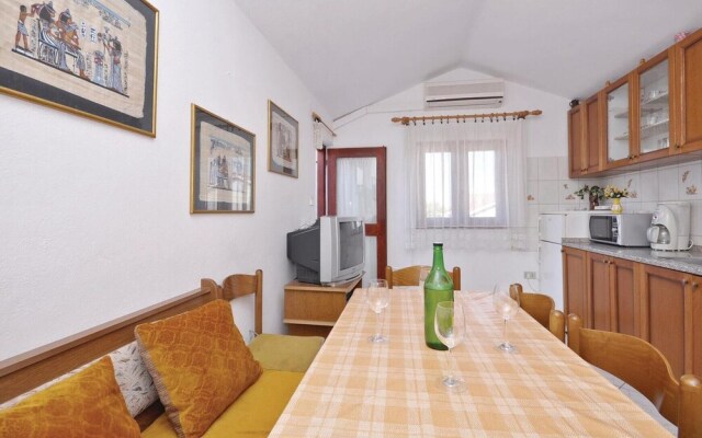 Amazing Home in Zadar With Wifi and 4 Bedrooms