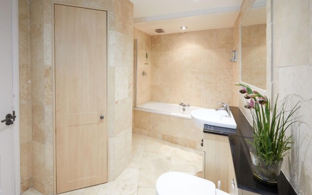 Host Stay Muggles Mews