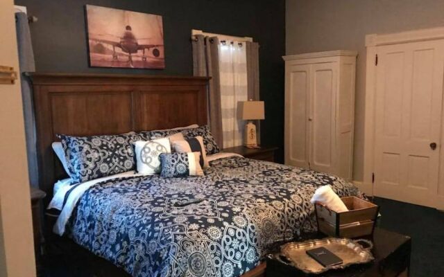 Evans Holly Grove Inn B&B