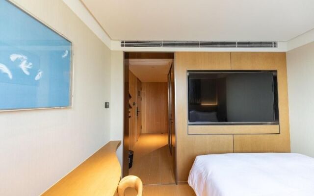 Ji Hotel(Shanghai Dning International Branch)