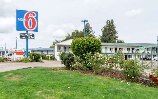 Motel 6