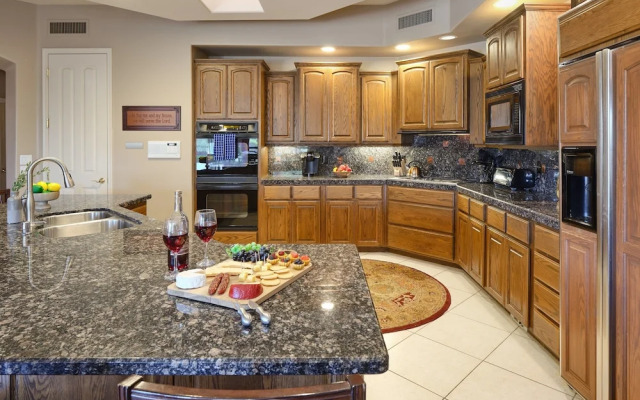 Valley View Villa - Private Pool - Hidden Bedroom