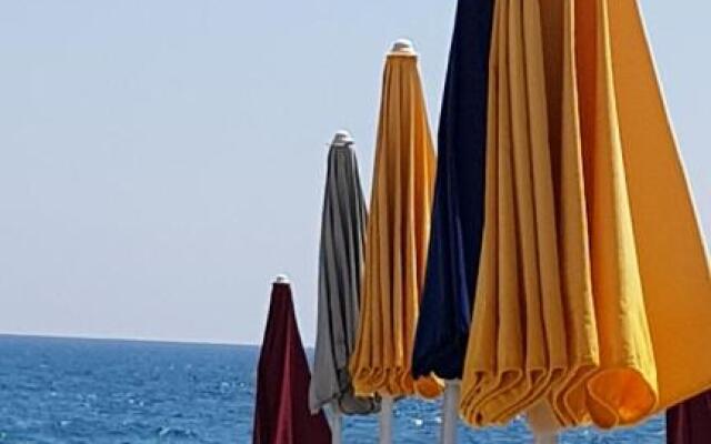 La Terrazza Apartment,a 50 mt dal mare