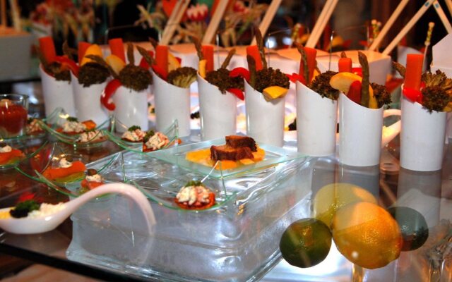 Hilton Indianapolis Hotel & Suites