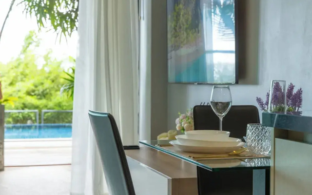 Luxury Everything Walking Distance c112