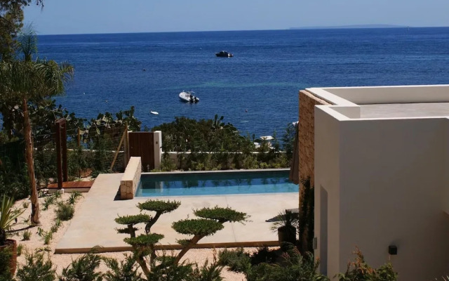 Charming Villa With sea Views