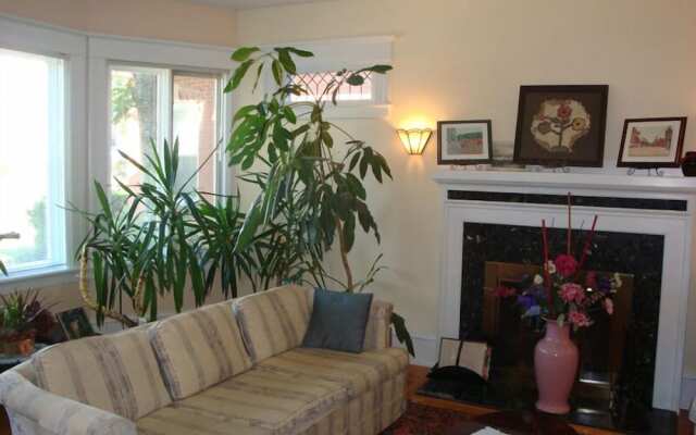 Downtown Bed And Breakfast