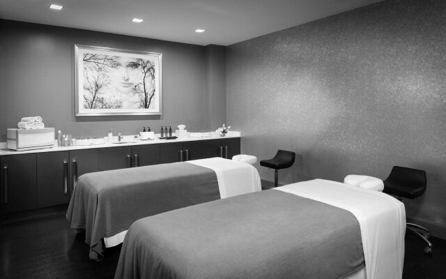 The Logan Philadelphia, Curio Collection by Hilton
