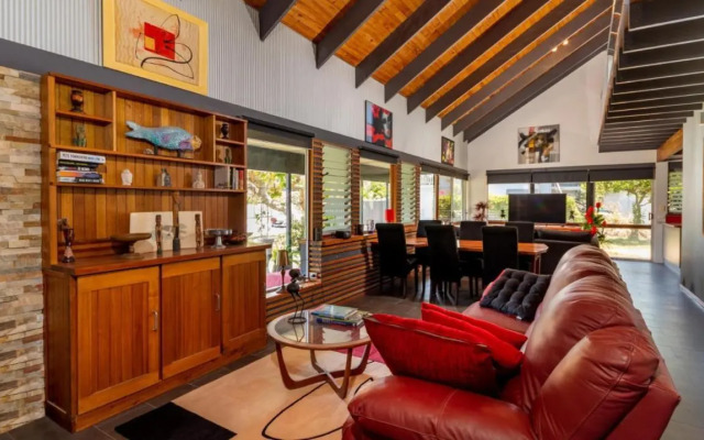 Unique Getaway 300m to Bribie Foreshore, Bongaree