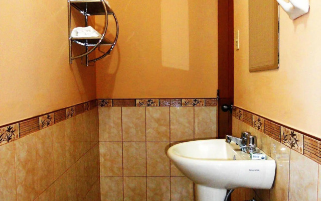 Yuraq Hotel