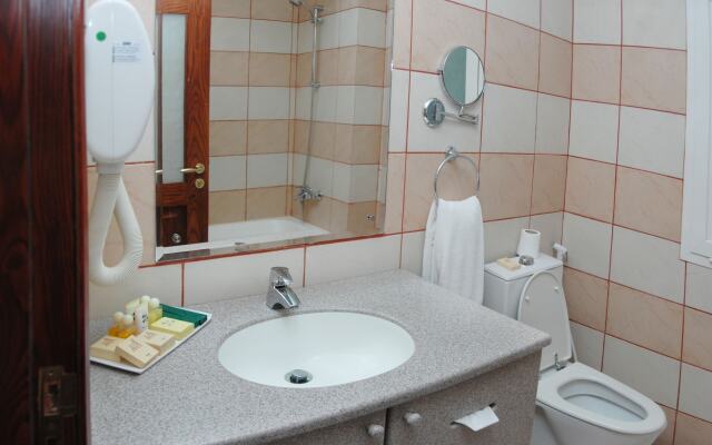 Al Liwan Suites