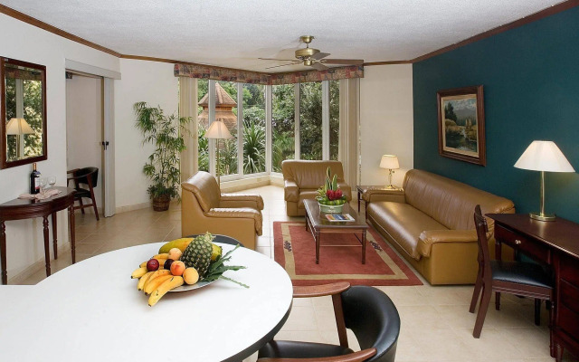 Apartotel & Suites Villas del Rio