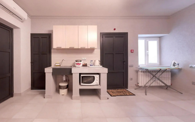 Первый доходный дом (корпус Ракета)